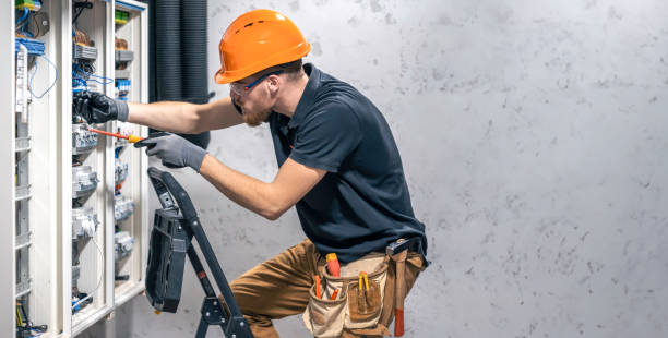 Best Circuit Breaker Repair  in Albert Lea, MN